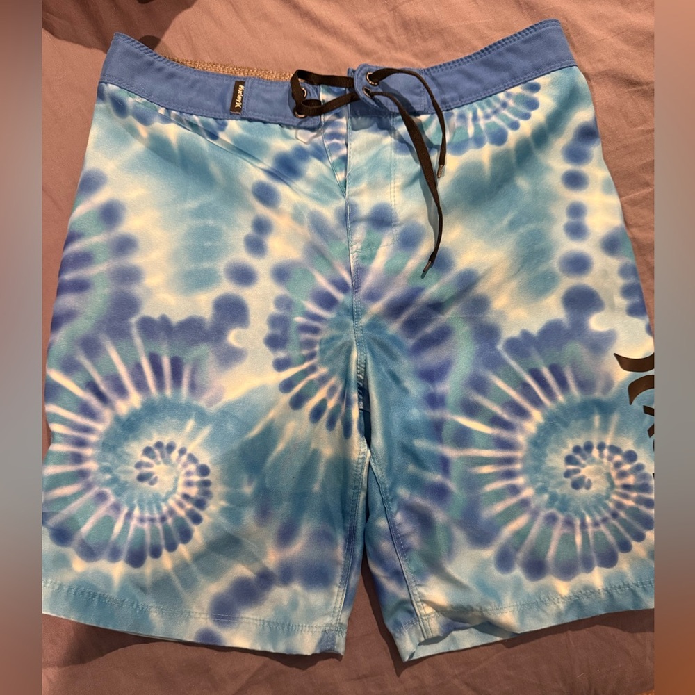 Hurley tie dye  youth board shorts